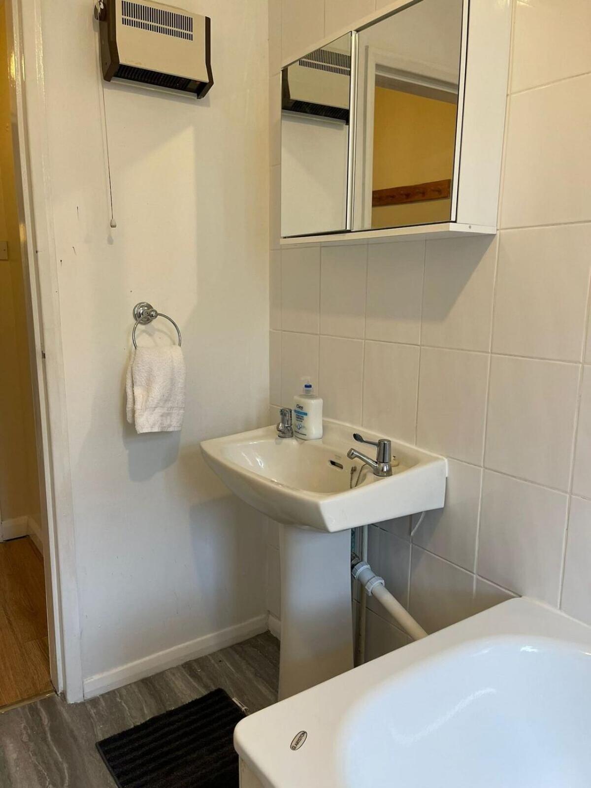 Sav 1 Bed Flat Grd Floor Near Watford Town Centre Watford (Hertfordshire)